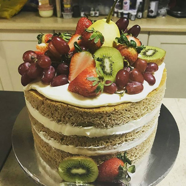 Naked cake by Dulgies