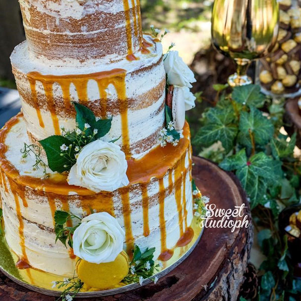 Naked drip cake by SweetStudioPh